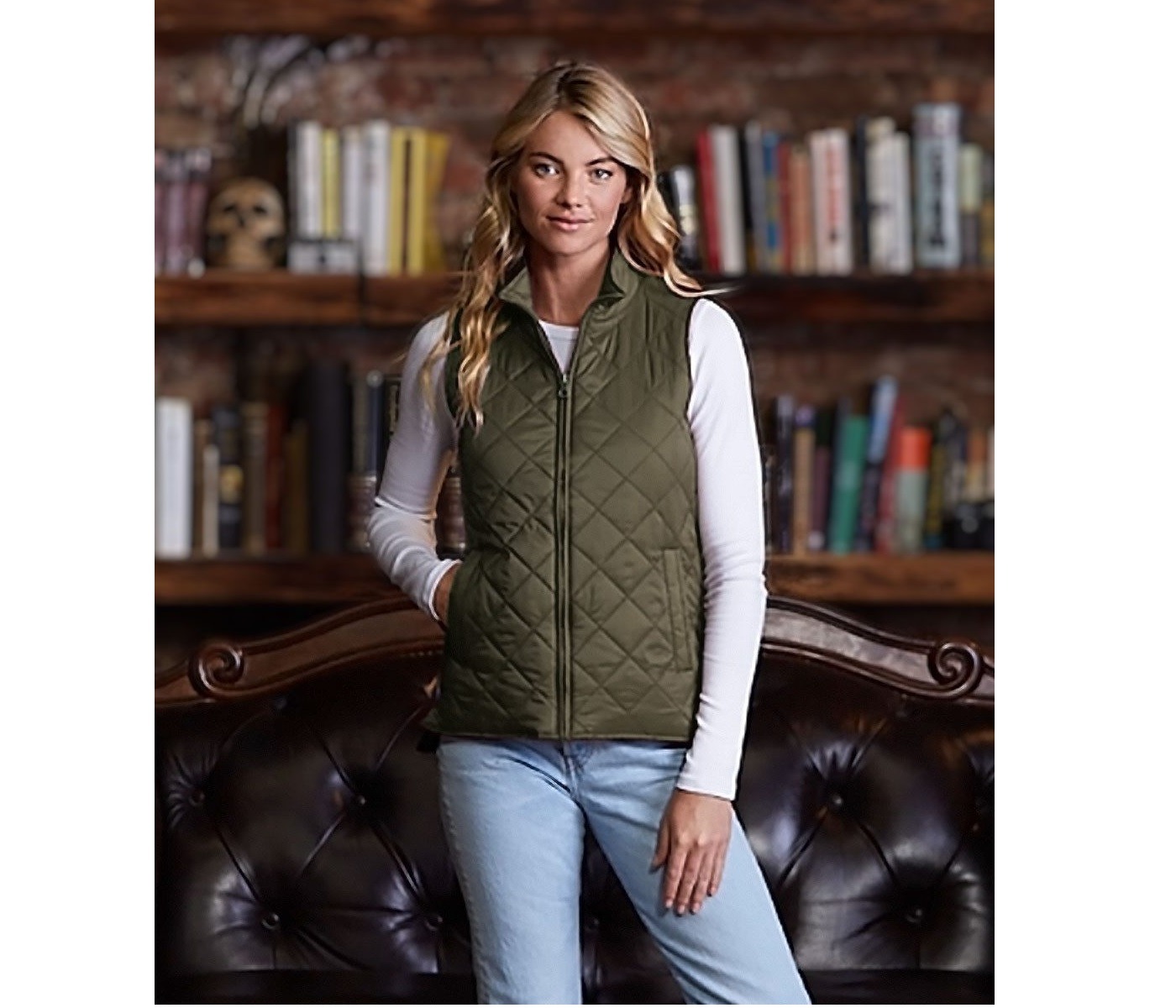 Women's Diamond Quilted Travel Vest - Image 5